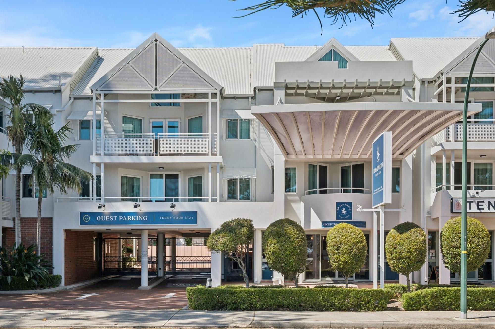 Broadwater Resort Como, Perth